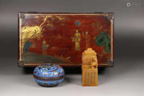 A Chinese Seal Of Beast And A Chinese Cloisonne Box