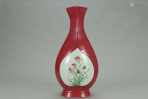 A Chinese Porcelain Red Glazed Vase Of Butterflies&Floral Pattern