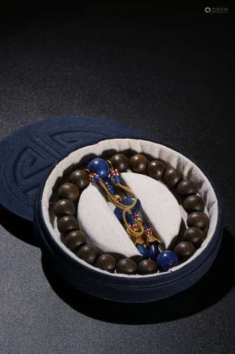 A Chinese Agarwood Bracelet With Lapis Lazuli