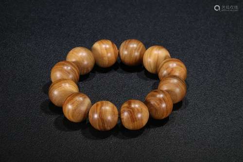 A Chinese Agarwood Bracelet