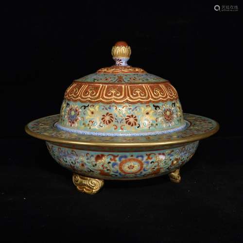 A Chinese Porcelain Enameled Censer With Pattern