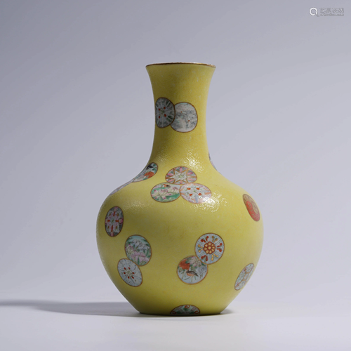 A Chinese Yellow Floral Porcelain Vase