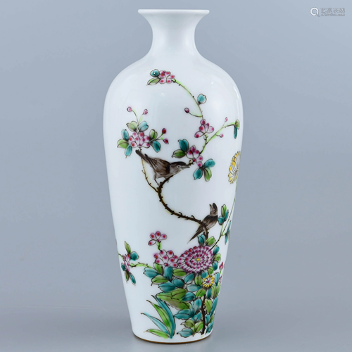 A Chinese Famille Rose Floral Porcelain Vase