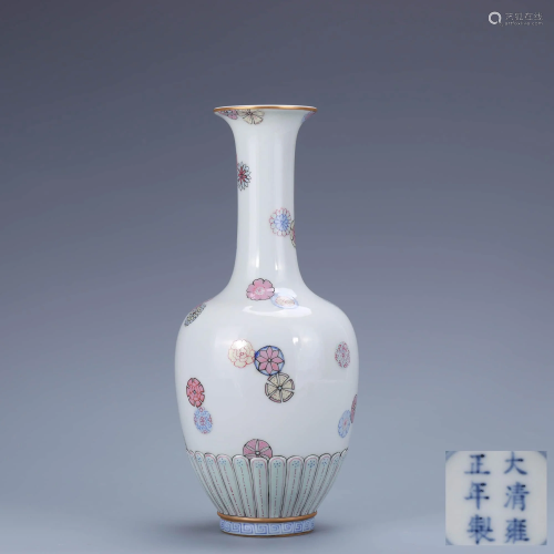 A Chinese Famille Rose Floral Porcelain Flask
