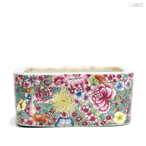 A Chinese Floral Porcelain Washer