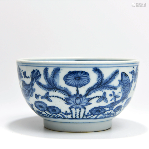 A Chinese Blue and White Floral Porcelain Bowl