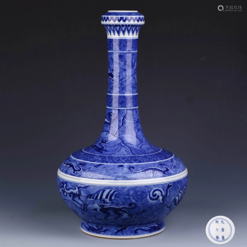 A Chinese Blue and White Floral Porcelain Garlic-h…