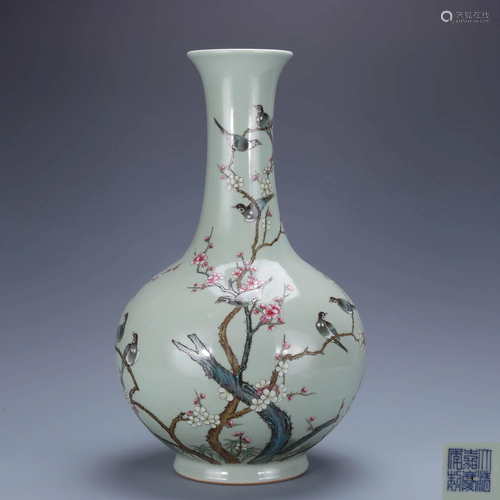 A Chinese Pea Green Glazed Flower&Bird Pattern