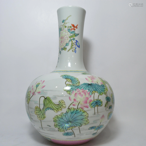 A Chinese Famille Rose Lotus Pattern Porcelain Vase