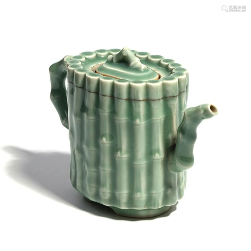 A Chinese Cyan Glazed Bamboo Joint Pattern Porcelain