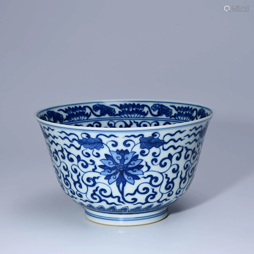 A Chinese Blue and White Floral Porcelain Bowl