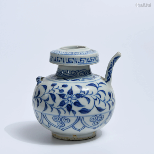 A Chinese Blue and White Floral Porcelain Flower