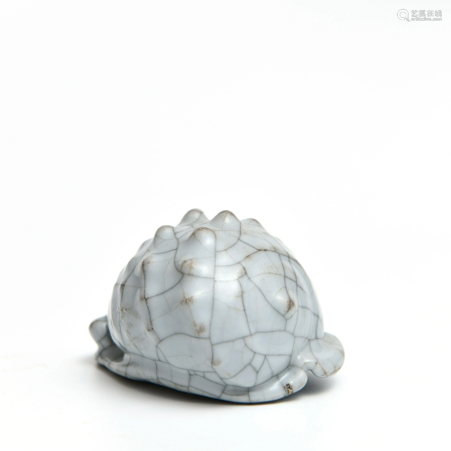 A Chinese Official Kiln Porcelain sea snail Ornament