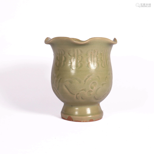 A Chinese Yaozhou Kiln Porcelain Flower Mouth Jar