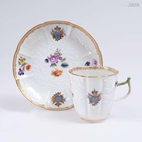 Schokoladentasse mit Monogramm von Zar Peter I.Meissen, um 1745. Tasse und UT mit Gotzkowsky-