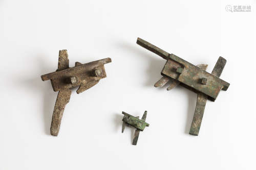 Set of three crossbow triggers