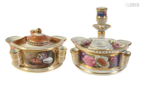 A Worcester (Barr) orange-ground and gilt inkwell and cover painted with panels of shells