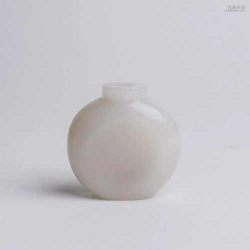 Chinese White Jade Snuff Bottle Concave Sides