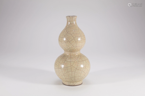 Chinese Geyao Crackle Glaze Porcelain Gourd Vase