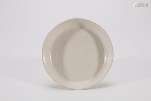 Chinese Incised Dingyao Porcelain Dragon Plate