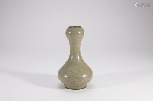 Chinese Guanyao Porcelain Garlic Mouth Vase