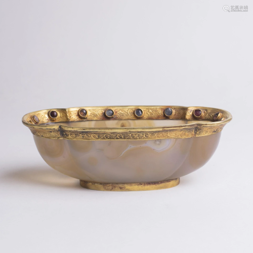 Chinese Agate Quatrefoil Bowl Gold Rim & Foot