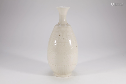 Chinese Incised Dingyao Porcelain Bottle Vase