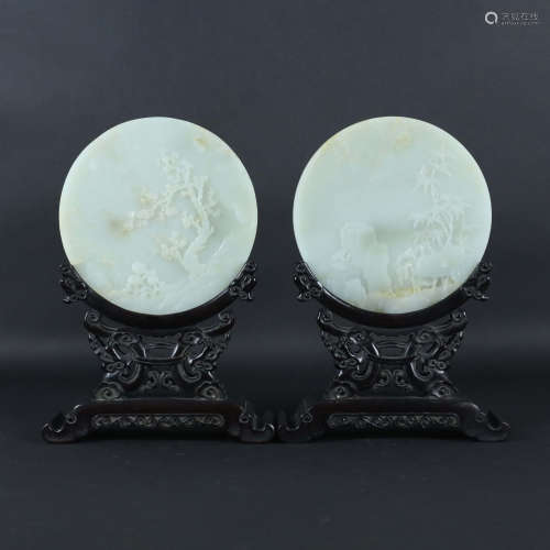 A pair of white jade and red sandalwood interstitial