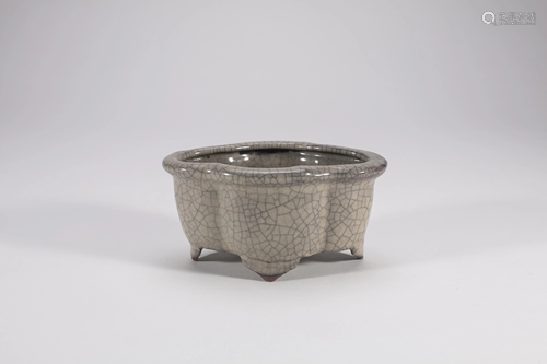 Chinese Guanyao Crackle Porcelain Planter