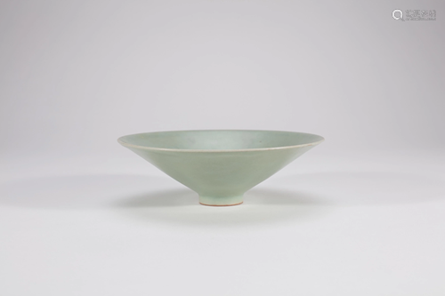 Chinese Longquan Celadon Porcelain Bowl