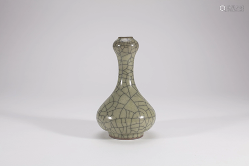 Chinese Guanyao Crackle Garlic Mouth Vase