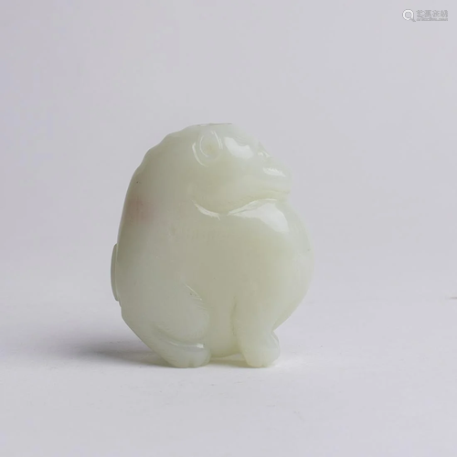 Chinese Animal Shaped White Jade Snuff Bottle