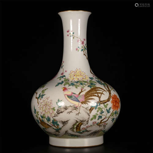 Qianlong famille rose bottle