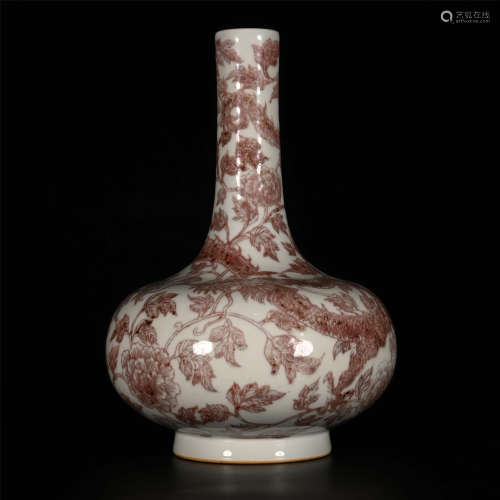 Qianlong red-glazed long neck vase