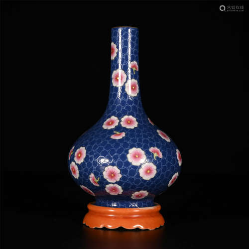 Qianlong famille rose gall bottle