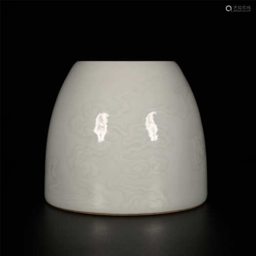 Kangxi white glazed water bowl