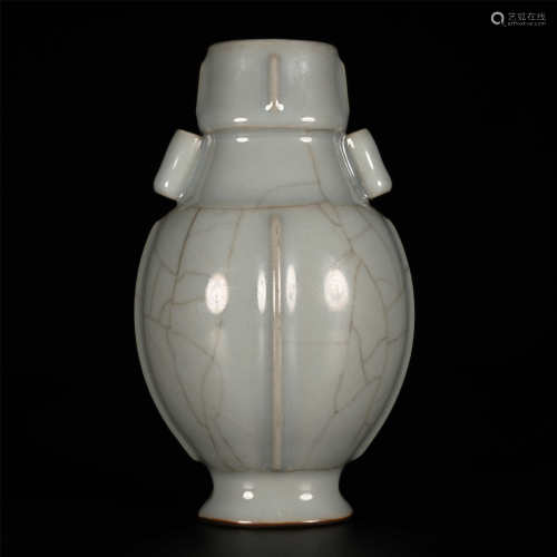 Qianlong Imitation Ge Glazed Through-ear Vase