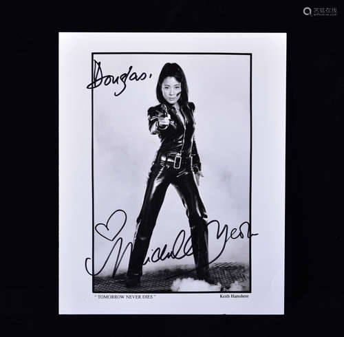 AUTOGRAPHED PHOTO OF“CHINESE ACTRESS ” MICHELLE YEOH