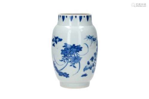 A blue and white porcelain jar, decorated with flowers. Unmarked. China, Transition.