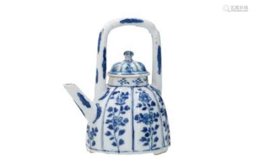 A ribbed blue and white porcelain teapot, decorated with flowers. Unmarked. China, Kangxi.