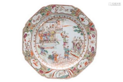 An octagonal polychrome Mandarin porcelain dish, decorated with artists. Unmarked. China, 18th