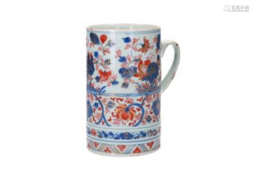 An Imari porcelain beer mug, decorated with flowers. Unmarked. China, Qianlong.