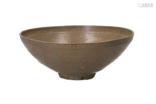 An earthenware Buncheong bowl, decorated with flowers. Unmarked. Korea, probably Goryeo.