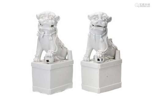 A pair of blanc de Chine sculptures of fo dogs. Unmarked. China, 19th century.