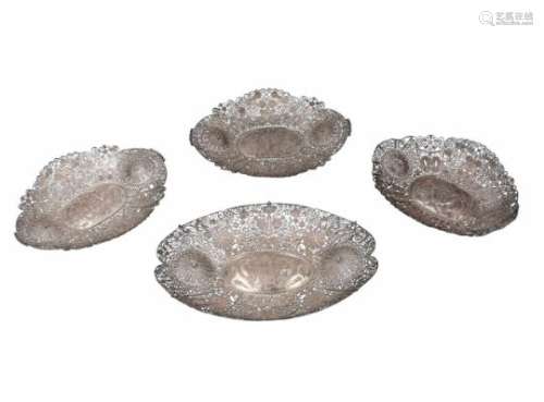 Lot of four filigrain silver dishes. Marked with seal marks. China, ca. 1900. Total weight ca. 426