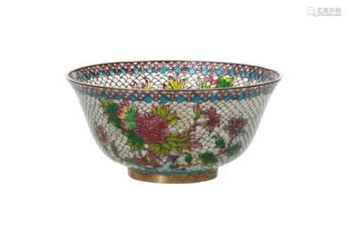 A plique-à-jour bowl, decorated with flowers. Unmarked. China, ca. 1900.