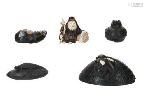 Lot of five netsuke, 1) wood with coral and mother of pearl inlay, treasure bag. L. 4 cm. 2) ebony