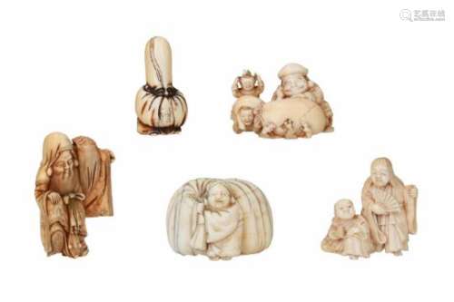 Lot of five netsuke, 1) ivory, Daikoku with treasure bag. Signed Masatomo. H. 3.5 cm. 2) ivory,