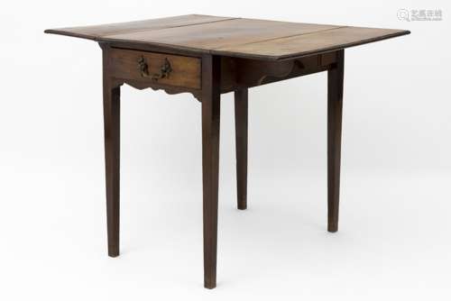 antique English one drawer folding table in mahogany - - Antieke Engelse klaptafel [...]