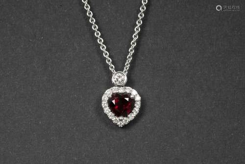 heartshaped pendant in white gold (18 carat) with a high quality 0,93 carat ruby [...]